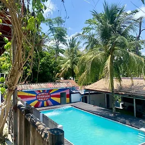  Hostel Sunrise Riverside Pool